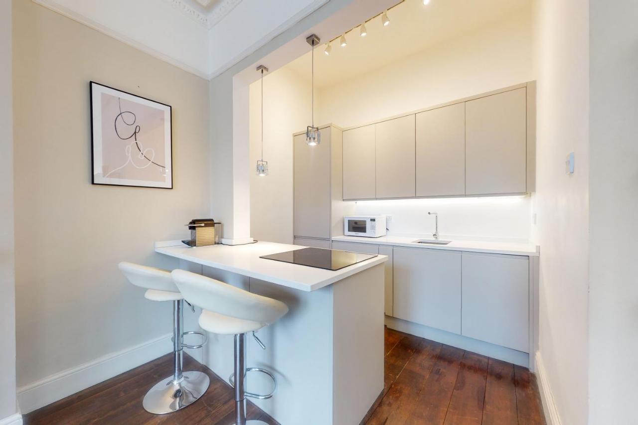 Super 1 Bedroom Flat In Hendon Near Middlesex University With Private Parking Exterior photo
