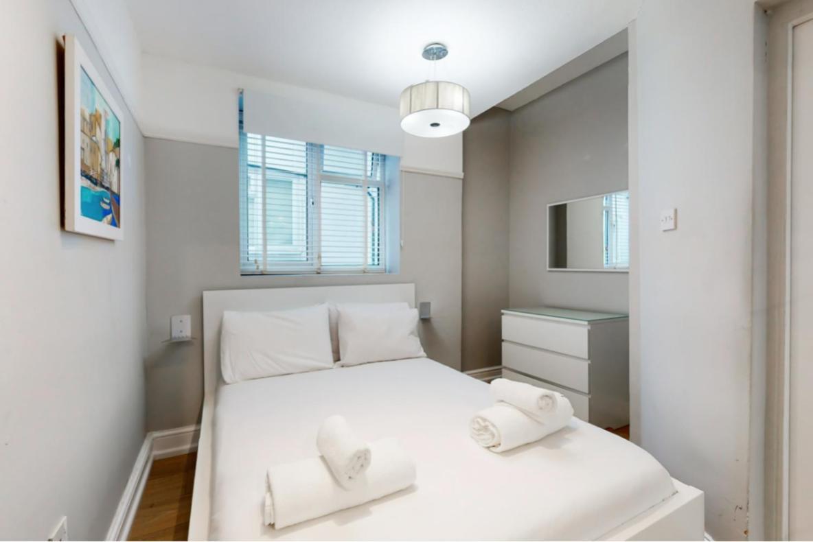 Super 1 Bedroom Flat In Hendon Near Middlesex University With Private Parking Exterior photo